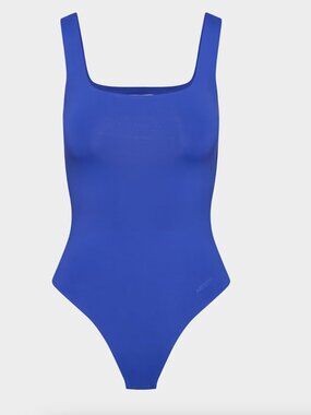 NWT Aritzia Original Contour Pursue Squareneck Bodysuit